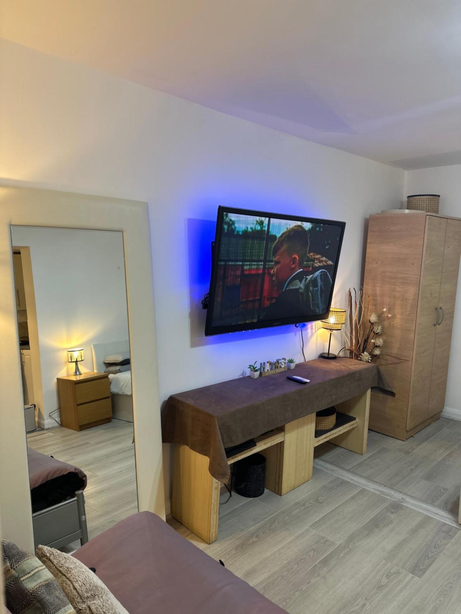Stylish Studio Flat - Watford Junction - Harry Potter Εξωτερικό φωτογραφία