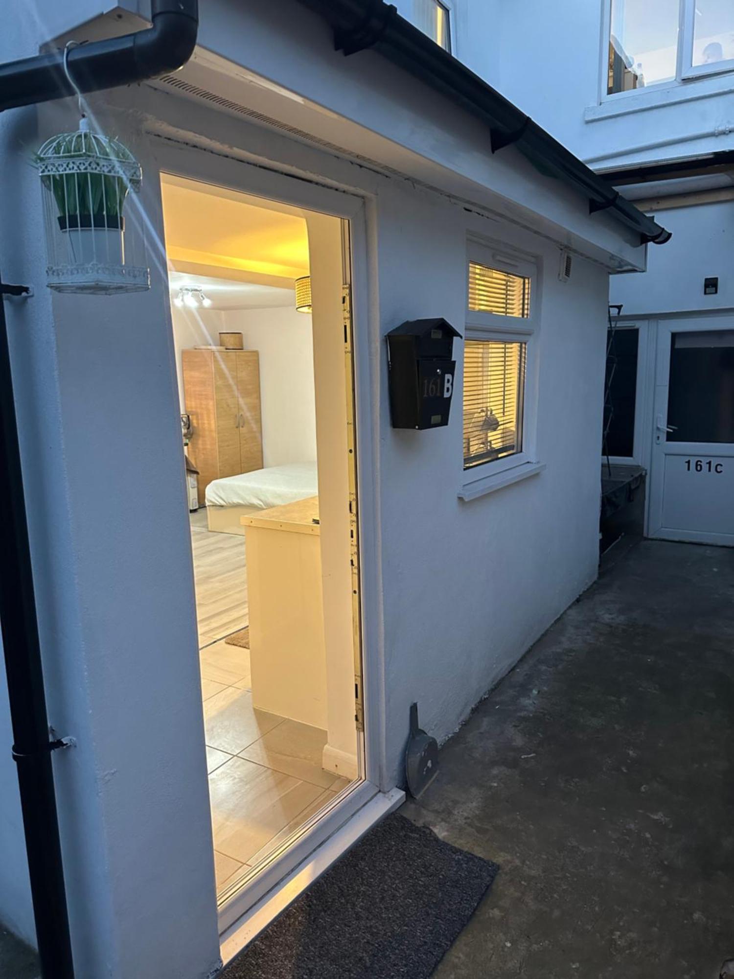 Stylish Studio Flat - Watford Junction - Harry Potter Εξωτερικό φωτογραφία