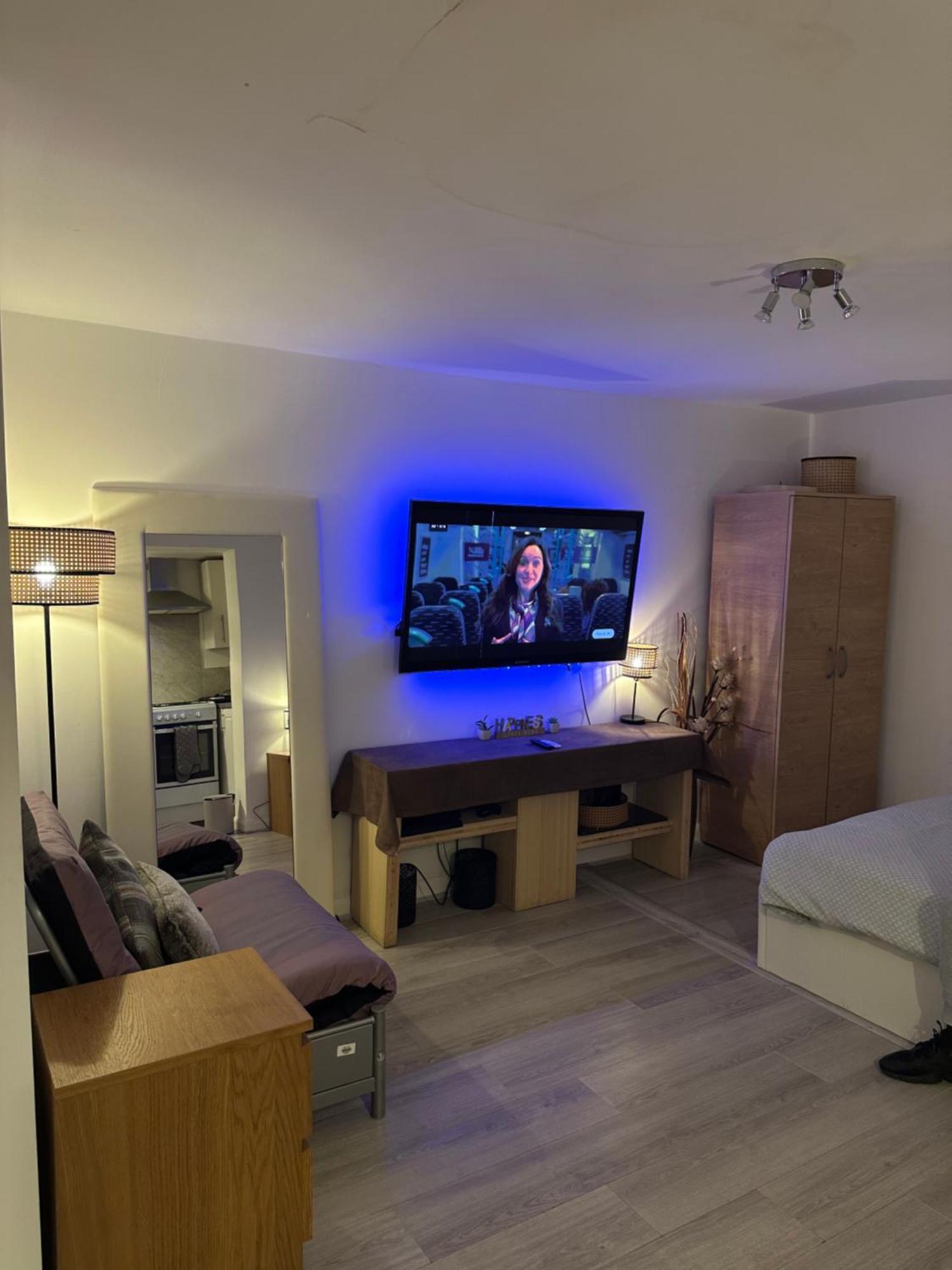 Stylish Studio Flat - Watford Junction - Harry Potter Εξωτερικό φωτογραφία